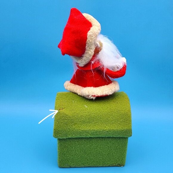 Santa Claus On Rooftop Green Felt Box Ornament Holly Gold Bell & Foil Accents v1 - Picture 5 of 10